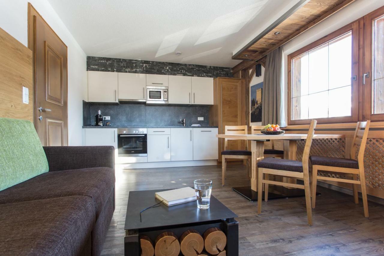 Naturlodge Ladis Ehemals Alpenlodge Alexander Inklusive Sommer Bergbahnticket Exterior photo